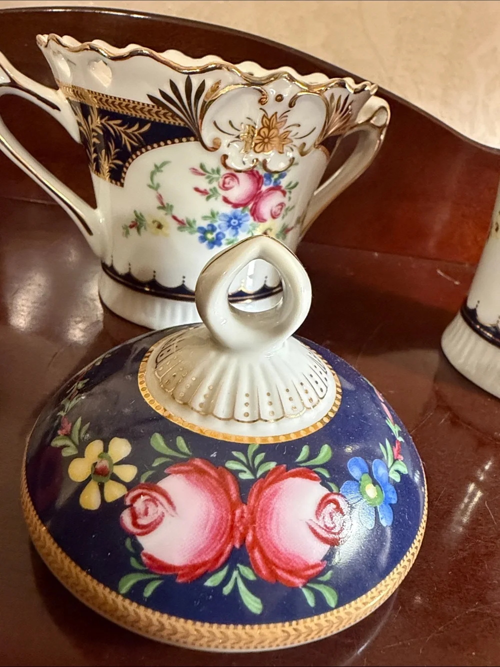 N/A elegant porcelain